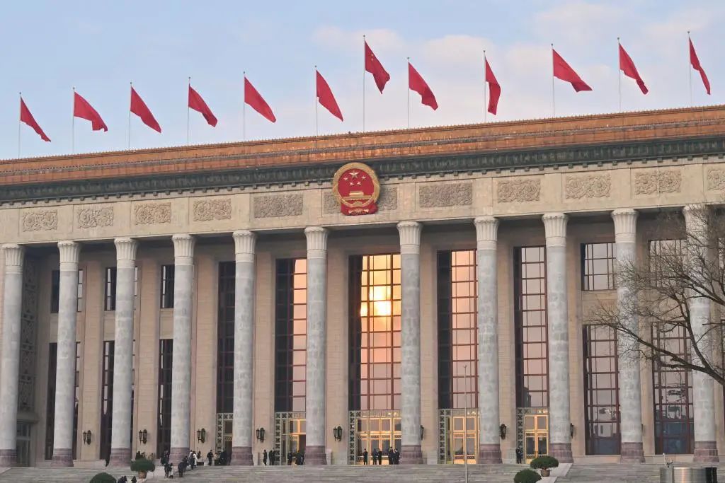 李强提到：新型储能、“沙戈荒”、海上风电、煤电！