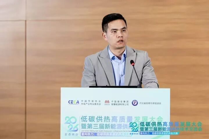 匡萃芃.jpg