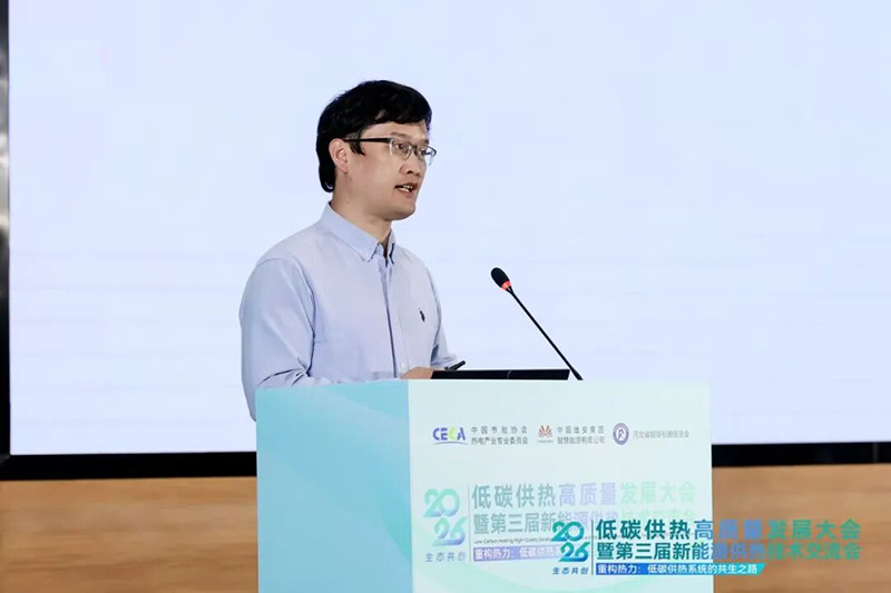 杨巍巍.jpg