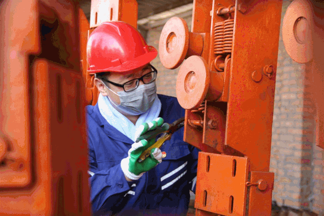 副主任委员单位山东能源龙矿集团集团公司“硬核”战“疫”全力以赴(图1) 副主任委员单位山东能源龙矿集团集团公司“硬核”战“疫”全力以赴(图1)